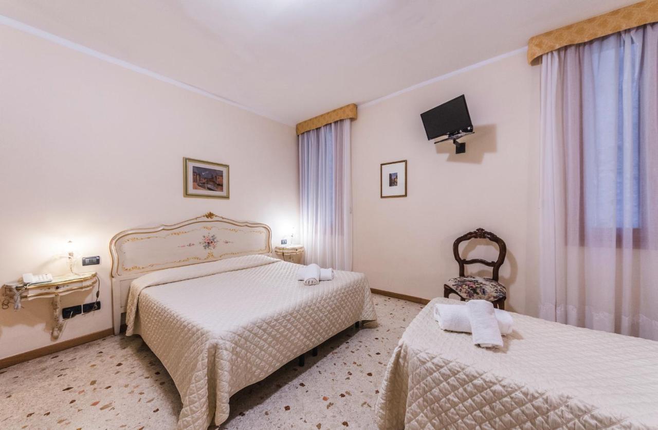 Ca' Leon D'Oro Hotel Venice Exterior photo