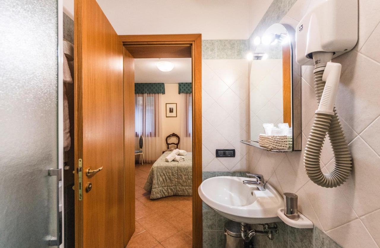 Ca' Leon D'Oro Hotel Venice Exterior photo